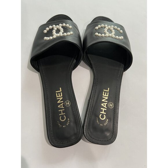 Chanel Pearl CC Logo Mules in Black - Picture 6 of 9